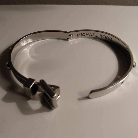 Michael Kors Astor Stud Buckle Bangle - Picture 2 of 6